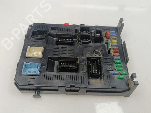 Caixa de fusíveis Caixa de fusíveis 35743584 35743584