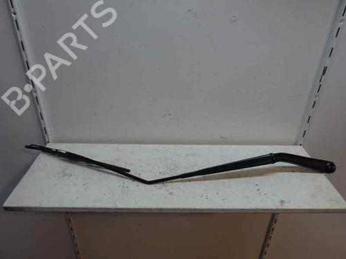 Used Front windshield wiper arm NISSAN JUKE (F15) 1.5 dCi (110 hp) 3469223