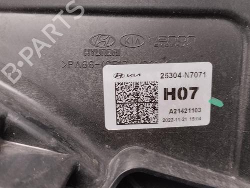 Used Radiator fan KIA SPORTAGE IV (QL, QLE) 1.6 GDI (132 hp) 17987026