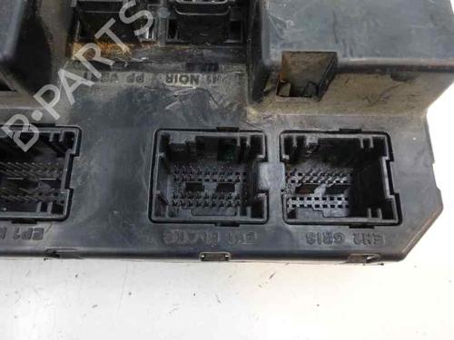 Used Fuse box Fuse box 6692652 6692652