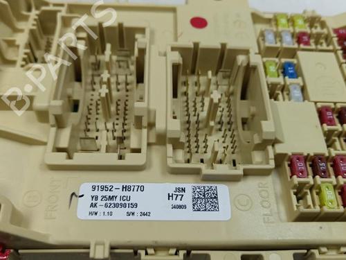 Used Fuse box Fuse box 35742741 35742741