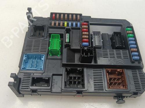 Used Fuse box Fuse box 36883175 36883175