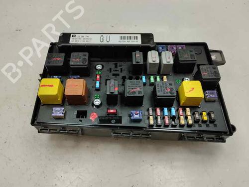 Used Fuse box Fuse box 22199412 22199412
