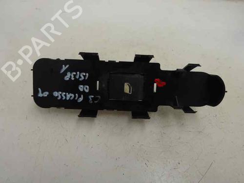 Used Right front window switch Right front window switch 10496429 10496429