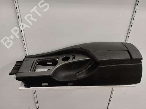 Used Armrest / Center console Armrest / Center console BMW 5 Touring (E61) 525 i (192 hp) 13315940 13315940