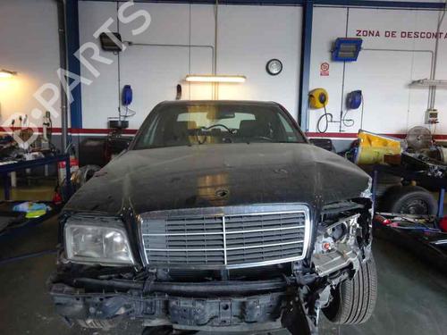 Left taillight MERCEDES-BENZ C-CLASS (W202) C 220 CDI (202.133) | BP2330573C34