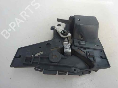 Used Rear left interior door handle Rear left interior door handle 6129581 6129581