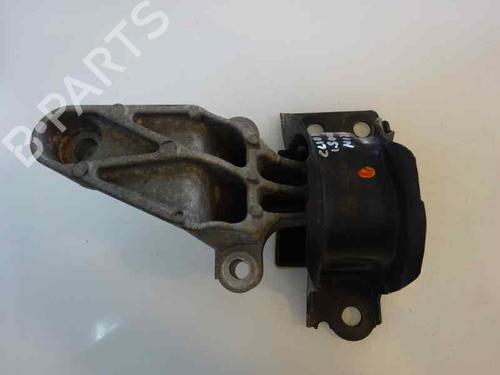 Used Engine mount Engine mount 8796864 8796864