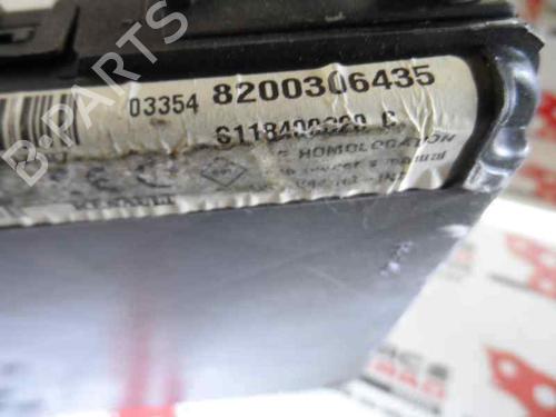 Used Fuse box Fuse box 585557 585557