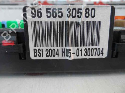 Used Fuse box Fuse box 585857 585857