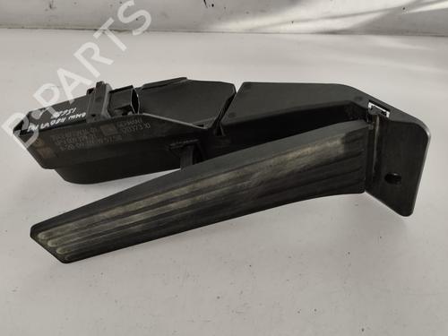 Used Pedal BMW 1 (E81) 118 d (143 hp) 15407979