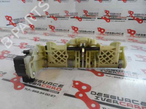 rear-seat-mercedes-benz-e-class-w211-e-220-cdi-211006-2003-1-2002-2003-2004-2005-2006-2007-2008-2009-12443273 main image