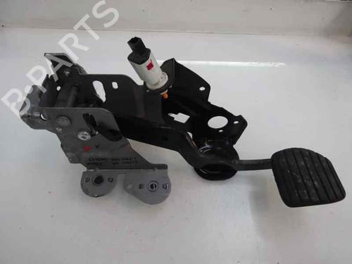 Used Break pedal RENAULT SCÉNIC III (JZ0/1_) 1.5 dCi (106 hp) 8797471