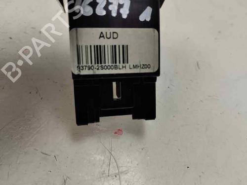 Warning switch HYUNDAI ix35 (LM, EL, ELH) 2.0 CRDi | BP24113996I22 - Image 2