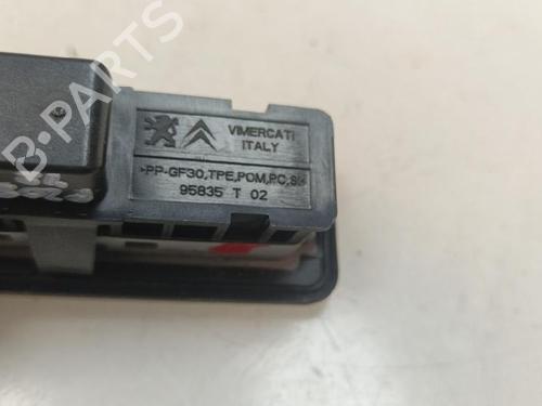 Used Tailgate handle Tailgate handle 37169005 37169005