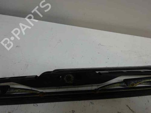 Used Front windshield wiper arm MITSUBISHI PAJERO III (V7_W, V6_W) 3.2 Di-D (V68W) (160 hp) 3468982