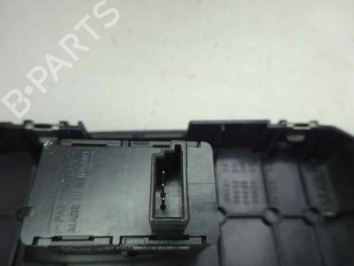 Right front window switch BMW 1 (E81) 118 d | BP5613927I26 - Image 2
