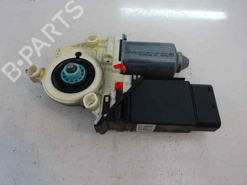 Rudehejsemotor forskærm venstre SEAT LEON (1M1) 1.9 TDI (110 hp) 8936467