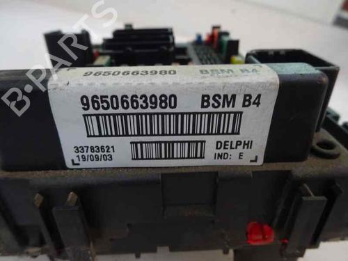 fuse-box-peugeot-307-cc-3b-20-16v-9650663980-2003-1-2003-2004-2005-2006-2007-2008-2009-8936435 main image