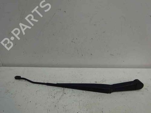 Used Front windshield wiper arm NISSAN NAVARA NP300 (D40) 2.5 dCi 4WD (171 hp) 4695490