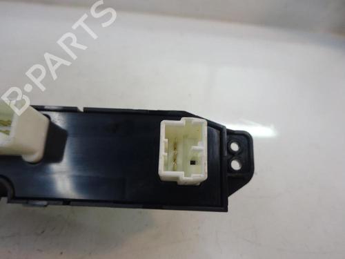 Bouton de warning KIA CEE'D Hatchback (ED) 1.4 (105 hp) 11096760