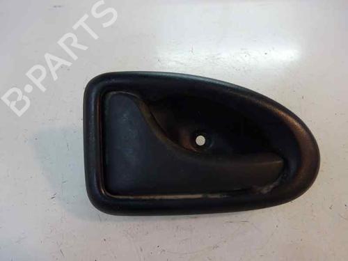 Used Front left interior door handle Front left interior door handle 8833097 8833097