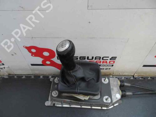 Used Gear lever VW POLO IV (9N_, 9A_) 1.4 TDI (70 hp) 7438494