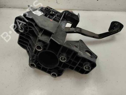 Pédale de frein RENAULT TWINGO III (BCM_, BCA_) 0.9 TCe 95 (92 hp) 26567734