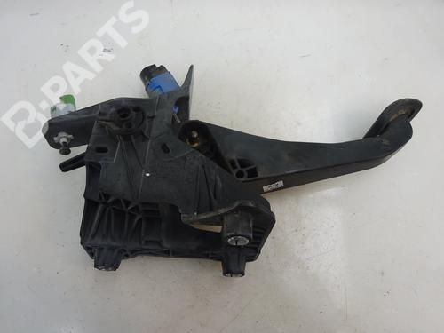 Used Clutch pedal Clutch pedal DACIA SANDERO II [2012-2026] 10639369 10639369