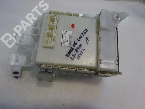 Used Fuse box TOYOTA YARIS (_P9_) 1.3 VVT-i (SCP90_, SCP90R) (87 hp) 11736747