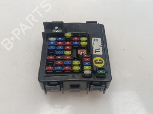 Used Fuse box Fuse box 35749821 35749821