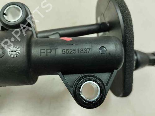 Used Clutch slave cylinder FIAT DOBLO Bus (263_) 2.0 D Multijet (263AXF1B) (135 hp) 22639358