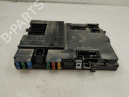 Used Fuse box Fuse box 17946917 17946917