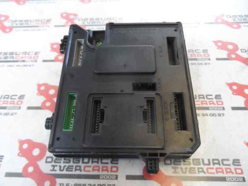 Used Fuse box Fuse box RENAULT MEGANE III Hatchback (BZ0/1_, B3_) 1.5 dCi (86 hp) 586438 586438