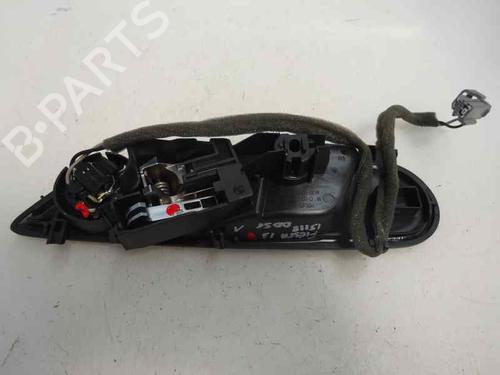 Used Front right interior door handle Front right interior door handle 9768783 9768783