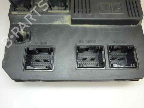 Used Fuse box Fuse box 1144058 1144058
