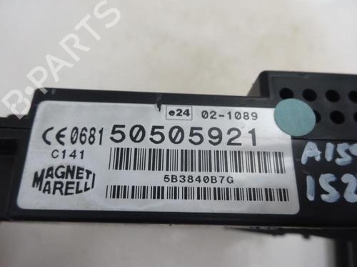 Used Fuse box Fuse box 10555944 10555944