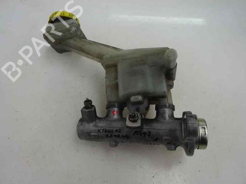 Used Brake master cylinder NISSAN X-TRAIL I (T30) 2.2 Di 4x4 (114 hp) 7648589