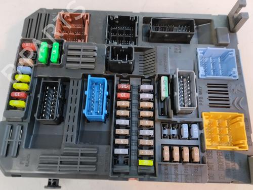 Used Fuse box Fuse box 16570278 16570278