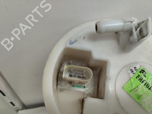 Used Fuel pump MERCEDES-BENZ C-CLASS (W203) C 240 (203.061) (170 hp) 15282151