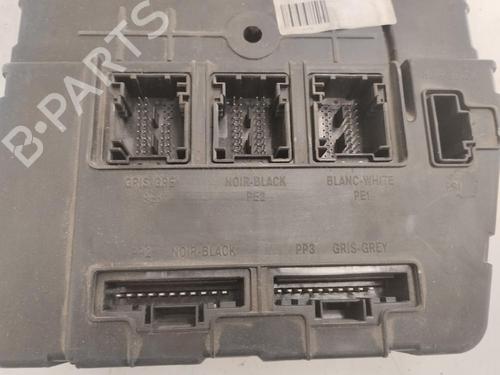 Used Fuse box Fuse box 13714349 13714349