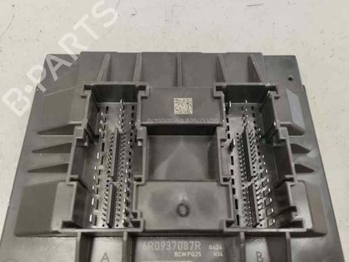 Used Fuse box Fuse box 28023269 28023269