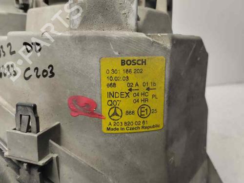 Højre forlygte MERCEDES-BENZ C-CLASS (W203) C 220 CDI (203.006) (136 hp) 30540377