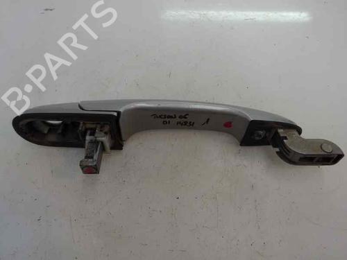 Used Front left exterior door handle HYUNDAI TUCSON (JM) 2.0 CRDi (140 hp) 8807572