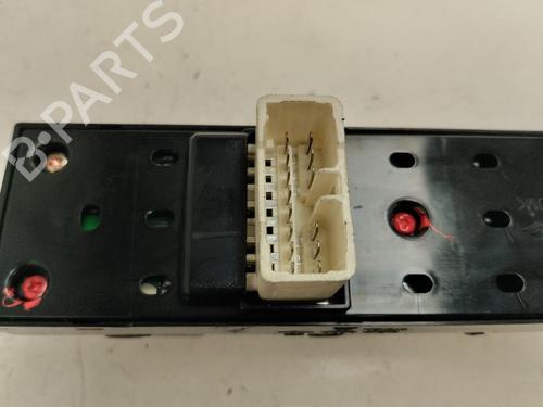 Used Left front window switch Left front window switch 17156399 17156399