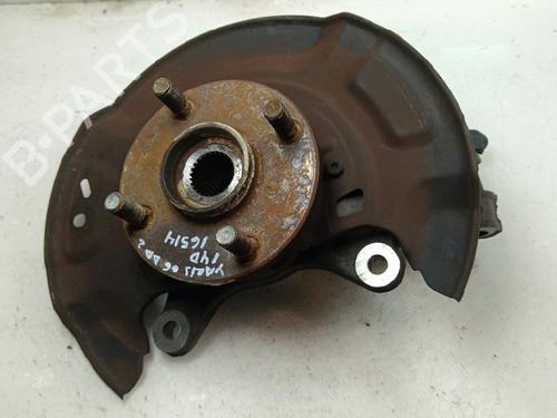 Used Right front steering knuckle Right front steering knuckle TOYOTA YARIS (_P9_) 1.4 D-4D (NLP90_, NLP90R) (90 hp) 35742544 35742544