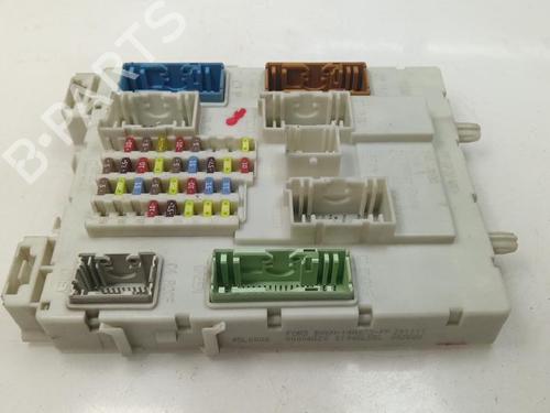 Used Fuse box Fuse box 38481422 38481422