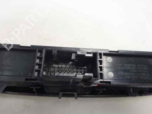 Used Warning switch PEUGEOT 308 I (4A_, 4C_) 1.6 HDi (90 hp) 5829526