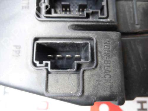 Used Fuse box Fuse box 587435 587435