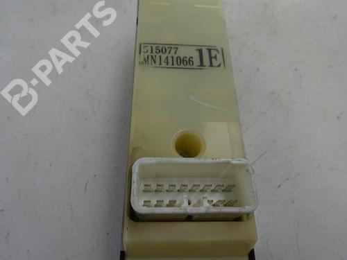 Left front window switch MITSUBISHI GRANDIS (NA_W) 2.0 DI-D (NA8W) | BP10986892I27 